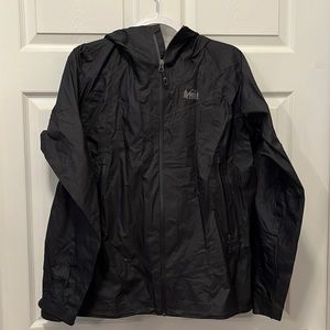 REI Women’s rain coat L